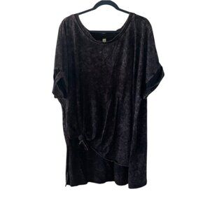 Boutique style shirt in great condition!  Size 3x 🖤